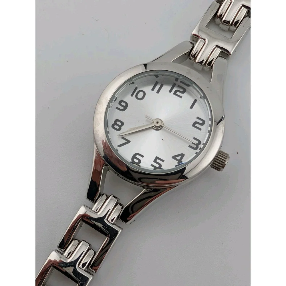 Time & Tru Women's Watch‎ 24mm Case 7